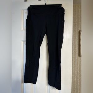 Lululemon black, mid-calf leggings with pockets